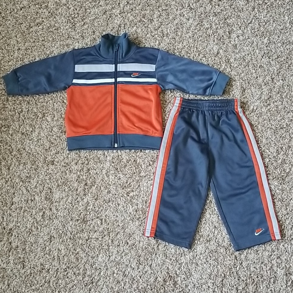 Nike Gray/Orange Sweatsuit Size: 18M